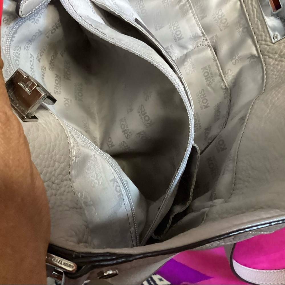 Michael Kors Pebble Gray Shoulder Crossbody Bag - Picture 14 of 16